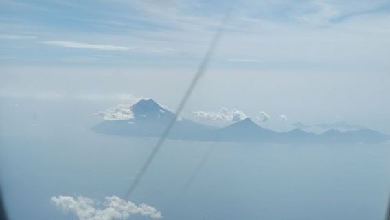 北苏拉威西岛的Lokon山,Soputan和Space 进入警戒状态