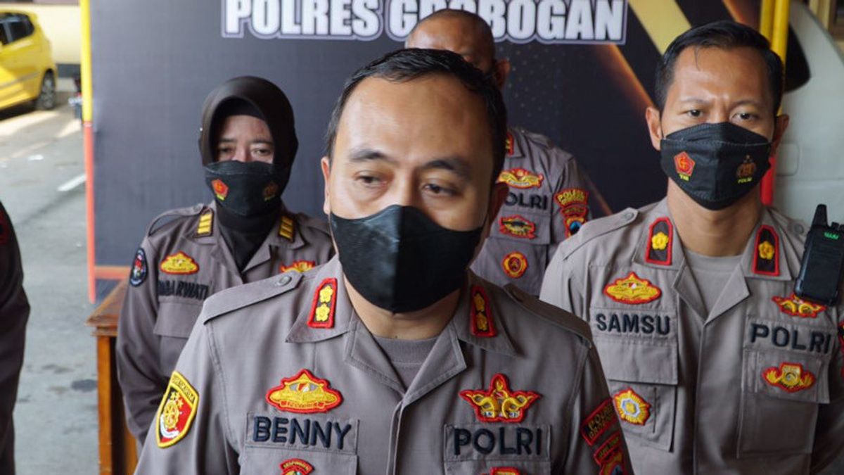 فشل في فهم فرض غرامات على انتهاك المواد ، سائق حافلة صغيرة في غروبوغان يتهم الشرطة بابتزاز 24 مليون روبية إندونيسية