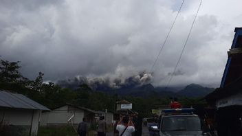 Un Certain Nombre De Villages à Boyolali Regency Expérience Pluie De Cendres Après L’éruption Du Mont Merapi
