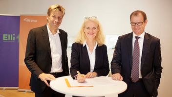 Volkswagen Signatures For Agreements To Accelerate Electric Vehicle Integration To Electrical Systems