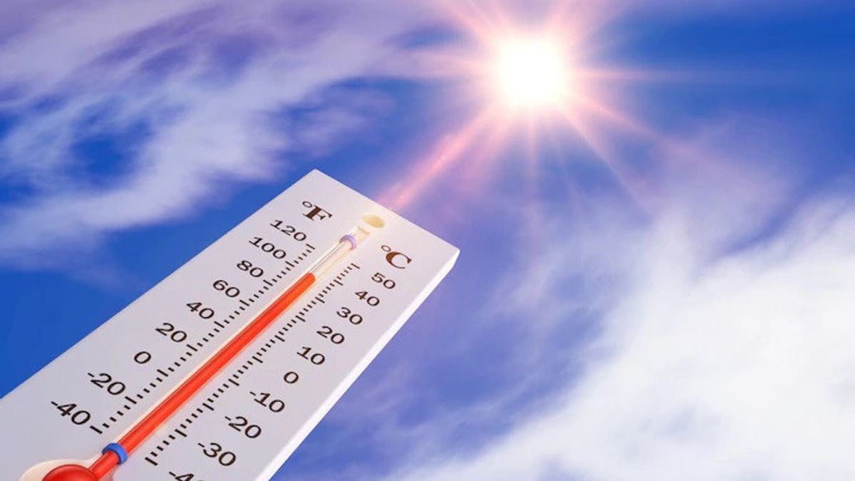 今日、スラバヤで最高の暑さが予測され、摂氏35度に達する