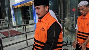 Diperiksa Perdana Usai Jadi Tersangka KPK, Bupati Ade Kuswara Minta Maaf ke Warga