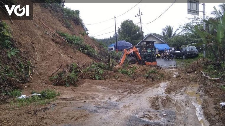 Land Land Land Break Access A Number Of Villages In Malang Regency