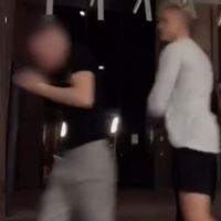 Pria Penyuka Sesama Jenis Dipukul hingga Berdarah Saat Bikin Video TikTok