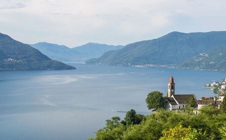 Sejuknya Sampai Rumah, Wisatawan Kini Bisa Beli Souvenir Kaleng Isi Udara Segar dari Danau Como Italia