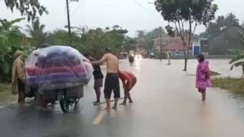 万隆摄政区洪水，4所房屋受损