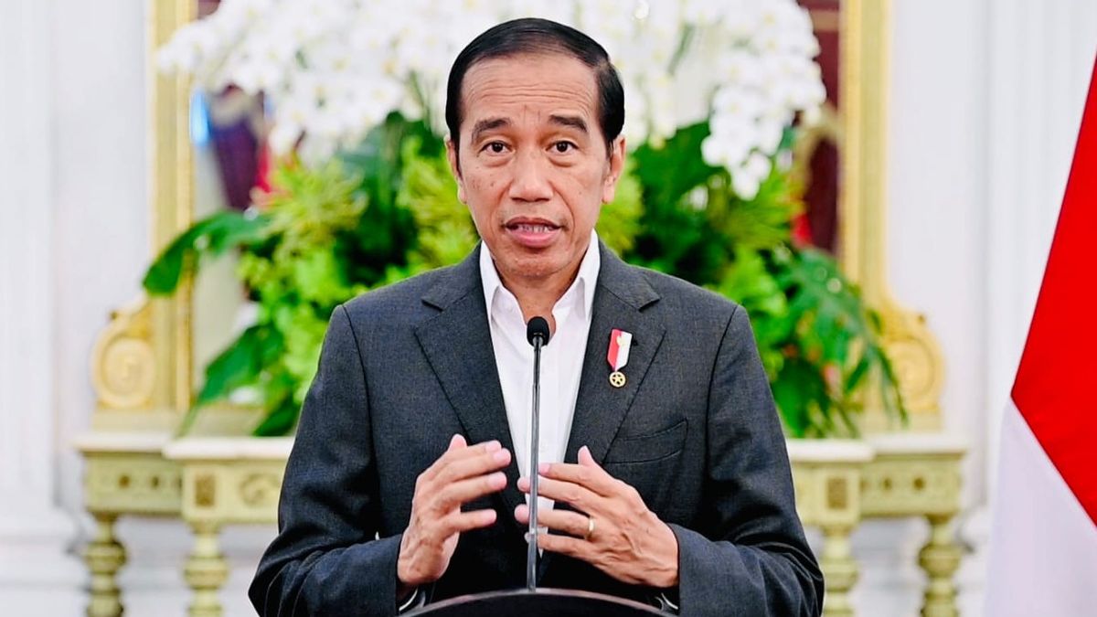 While Geleng-geleng Head, Jokowi: It's Really Dizzy Two Weeks This Is Because Of The Ball
