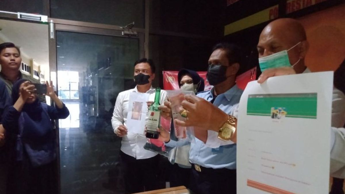 Police Arrest 2 Traffickers Through MiChat In Bandar Lampung