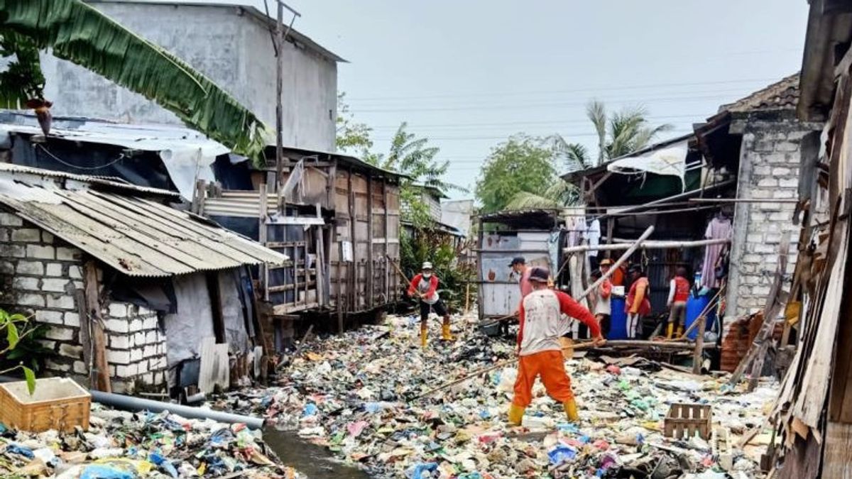 DLH Klaim Sampah Plastik di Surabaya Berkurang 2 Ton Setiap Hari