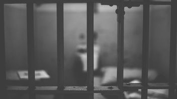 武吉拉亚廖内警察局局长与Bolong的负责人一起对囚犯死亡案件的Propam进行了审查