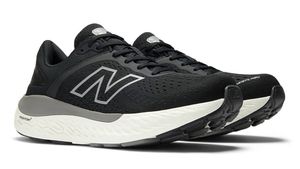 New Balance Luncurkan Sepatu Beda Ukuran, Tertarik Beli?