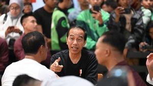 Ce qui a fait rendre le président Jokowi et ses 2 « lever les mains »