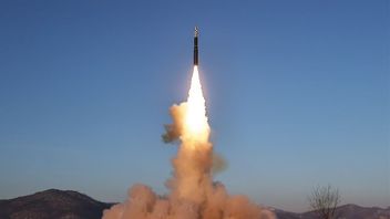La Corée du Nord teste deux missiles balistiques, Kim Jong Un en supervise la mise à feu en direct