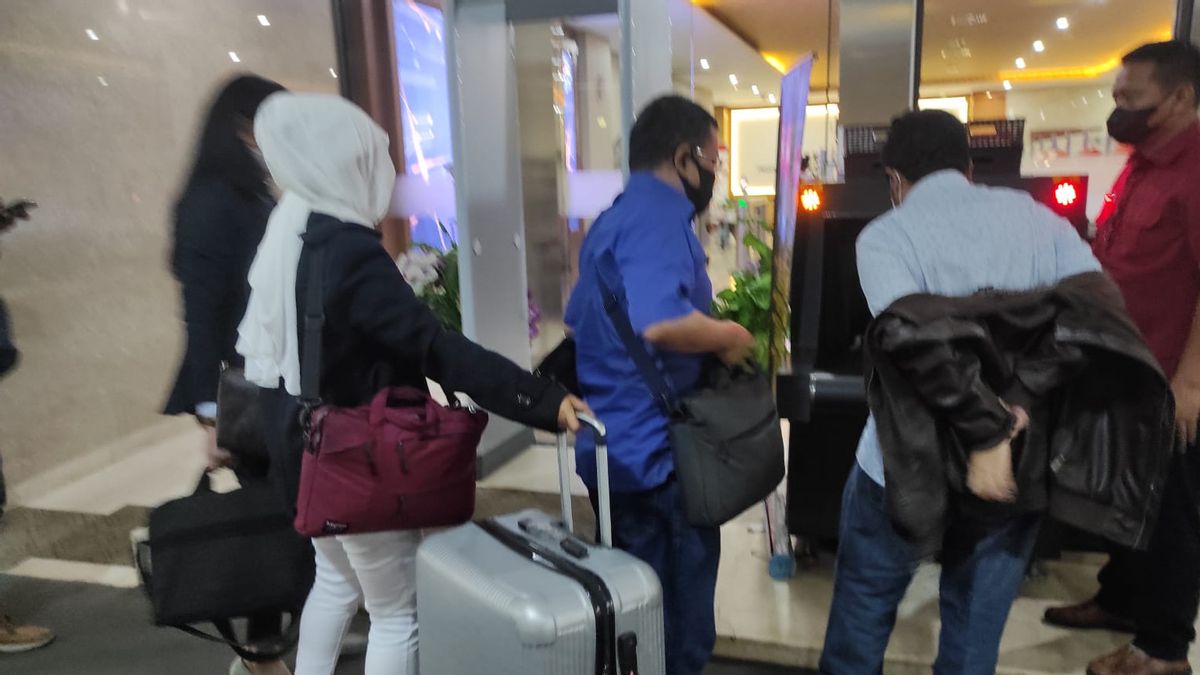 Bareskrim Checked Four Times, ACT President Ibnu Khajar Now Brings Gray Suitcase