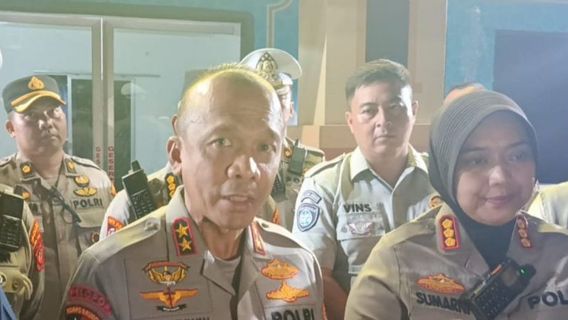 شرطة جاوة الغربية الإقليمية تتحقق من جاهزية الخط في سيريبون لعيد الميلاد والعام الجديد