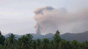 Gunung Dukono Semburkan Abu Vulkanik Setinggi 2.000 Meter