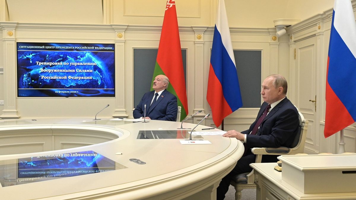 President Putin Launches Strategic Nuclear Exercise With Belarusian President, US Defense Secretary: Make Things Complicated