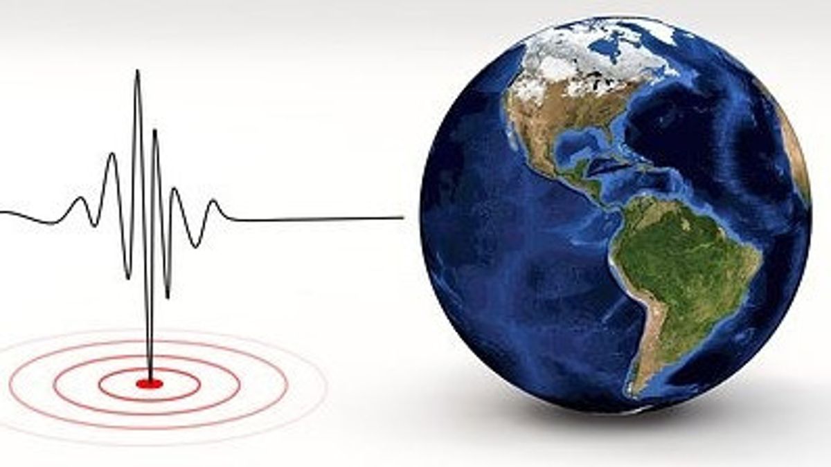 マグニチュード5.6の地震で揺れる西ニアス