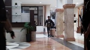    KPK Bawa 3 Koper Usai Geledah Kantor Bupati Ponorogo