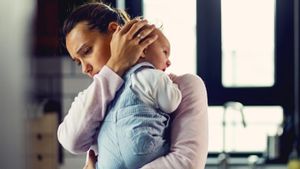 6 Hal yang Perlu Dilakukan Orang Tua saat Anak Sedang Sakit
