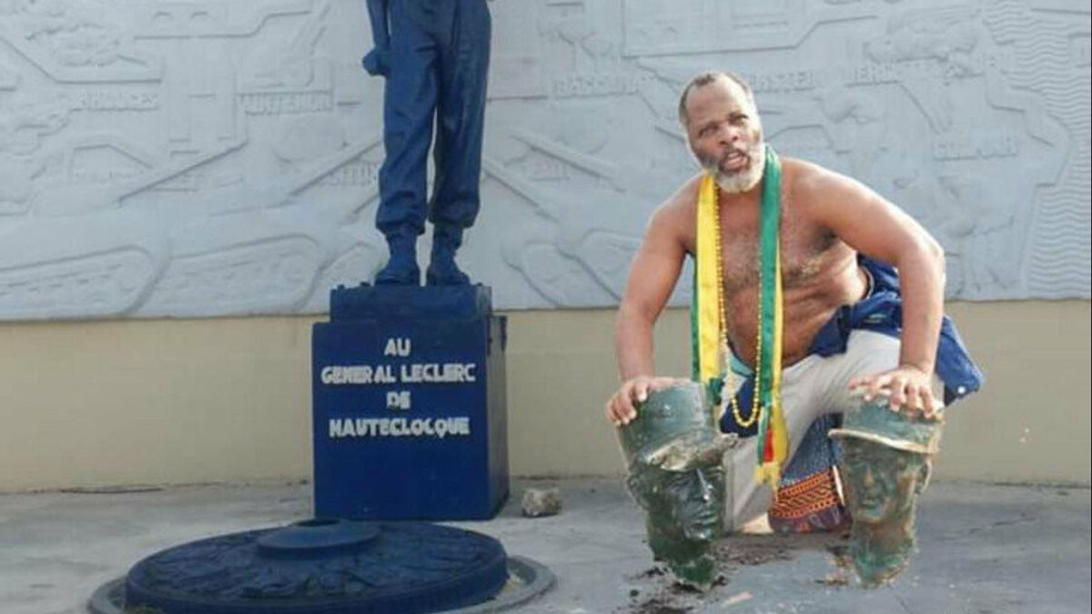 如果有人在黑人生活之前反对殖民雕塑， 那是安德烈 · 布莱斯 · 埃萨马