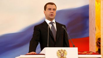 Presiden Zelensky Tegaskan Negosiasi Setelah Rusia Angkat Kaki, Medvedev Sebut Penyerahan Total Ukraina