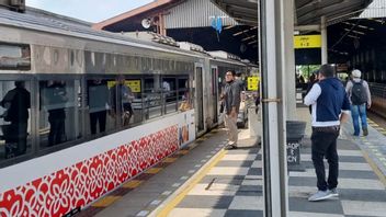 Christmas And New Year's Holidays, Tens Of Thousands Of Train Passengers Arrived At Pasar Senen Station