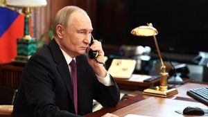 Trump Calls Putin Playing With Fire, Kremlin: Russia Has Its Own National Interest