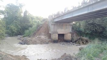Lampung Provincial Government Repairs Collapsed Way Komering Bridge