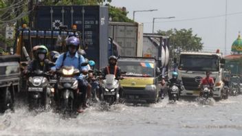  抢劫洪水“闹鬼”的泗水市，拥堵的影响