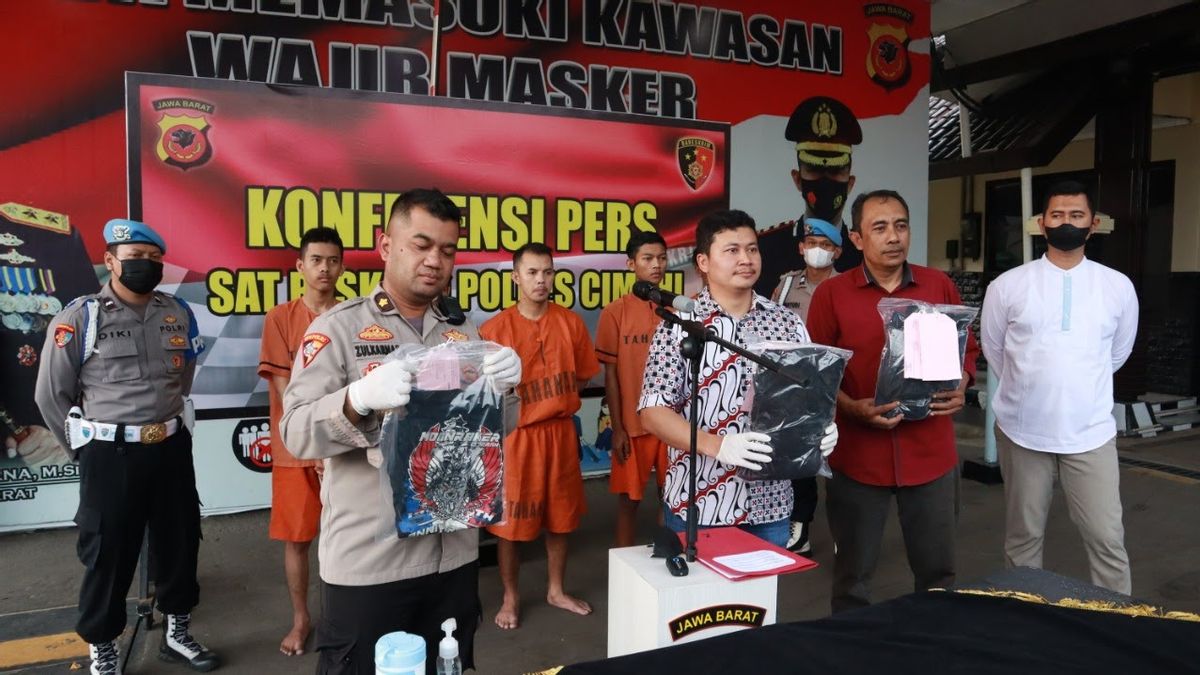 Keroyok 2 الشباب مع الخيزران والكتل ، 5 الجناة من أعضاء عصابة الدراجات النارية في Cimahi اعتقلتهم الشرطة