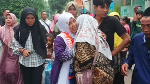 Cerita Jemaah Haji yang Selamat dari Teror Bom dan Kembali dalam Pelukan Keluarga
