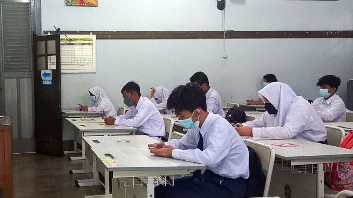 Pemaksaan Jilbab Tidak Pengaruhi Hasil Akreditasi Sekolah, Pemrov DIY Larang Sekaligus Ingatkan Permendikbud 45/2014