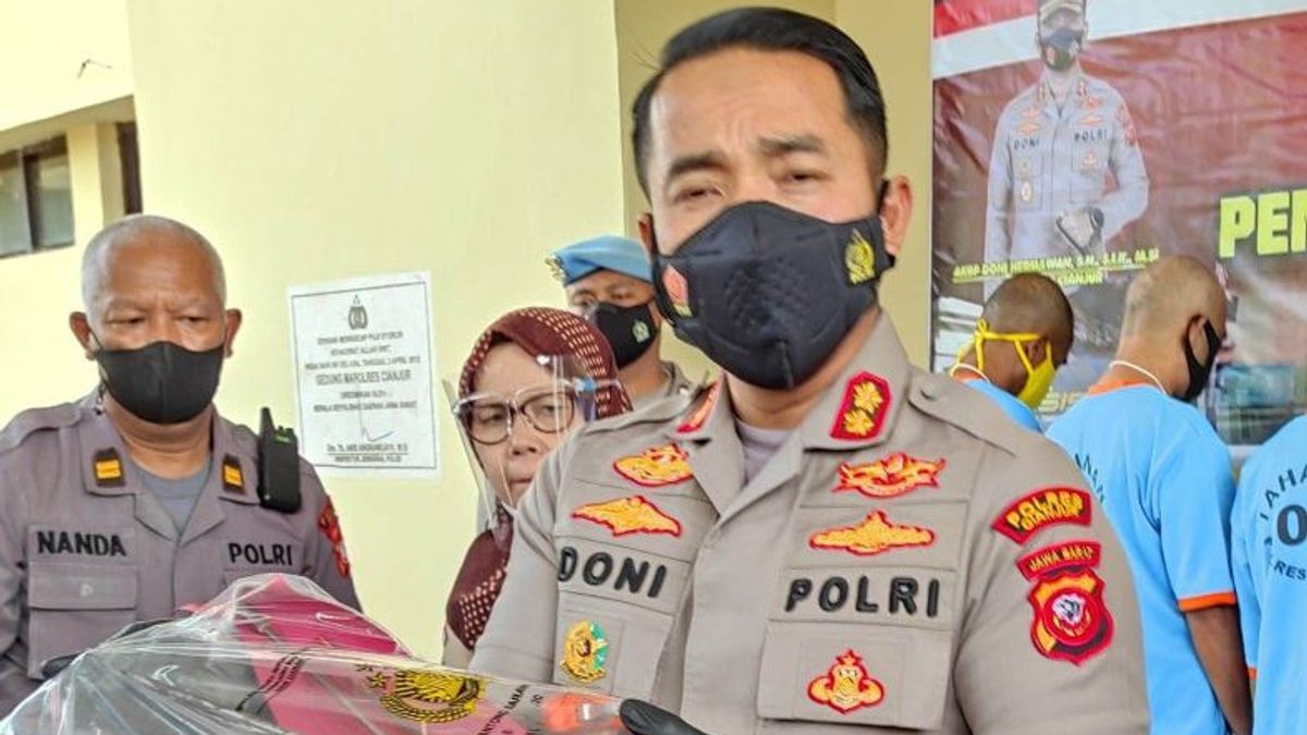Penganiayaan Sadis ODGJ di Cianjur, Tangan Diborgol, Kepala Ditutup Kain, Dibacok Pakai Golok dan Jenazahnya Dibuang ke Jalan