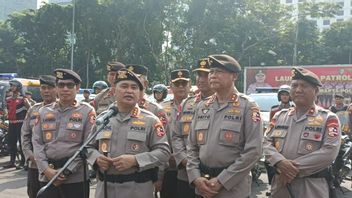 Kabaharkam声称警察行动 Pasang Baliho Prabowo-Gibran 不是真的