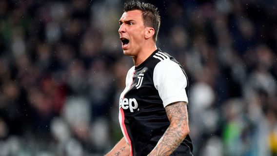 Mandzukic Takes The Burden To Break The Curse Of Number Nine Milan