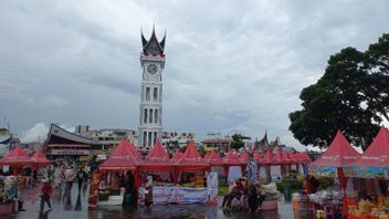 Recover The Economy Of People Affected By The Pandemic, Bukittinggi Holds MSME Bazar In Gadang Jam Park
