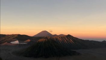 TNBTS Cleans Up Again, Activities On Mount Bromo Closed Until April 26, 2024