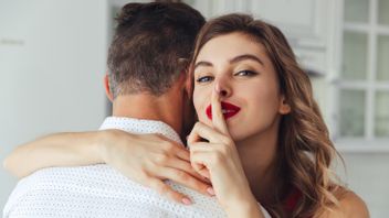 セックス中にキスをすることは、性的欲求を高めることが判明しました