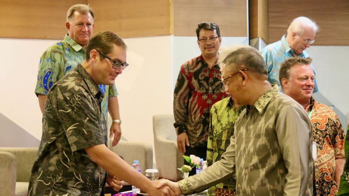 West Kalimantan Governor Bang Midji Requests No More Ban On The Use Of Kratom Plants