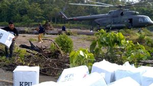 Terkendala Geografis, Logistik Pemilu ke 6 Desa di Seram Utara Maluku Dikirim Pakai Helikopter TNI
