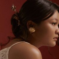 单曲《拉布恩》中黑暗的 Caldera和Love