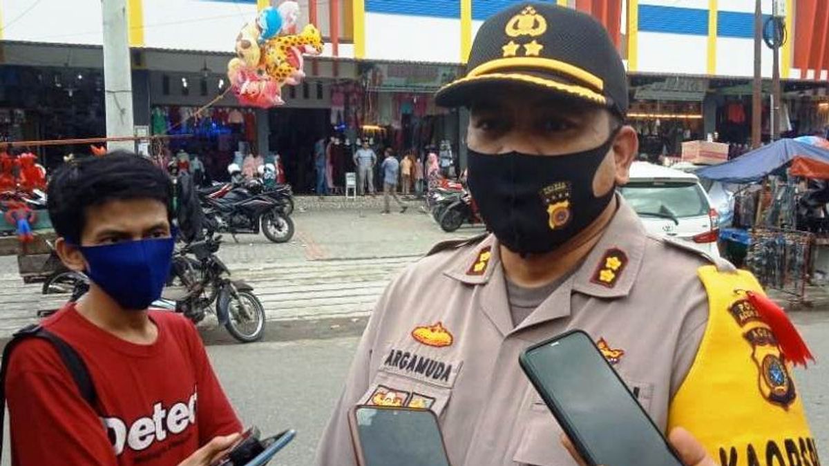 La Police Arrête 7 Mineurs D’or Illégaux à West Aceh, Preuve D’excavatrices