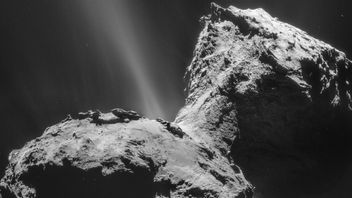 ゴム製のアヒルの形をした彗星が地球から離れ、2214で埋め立てられる