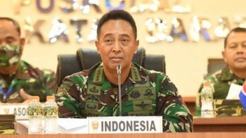 警察本部で警察署長シギットに会ったとき、TNI司令官アンディカ・ペルカサによって議論