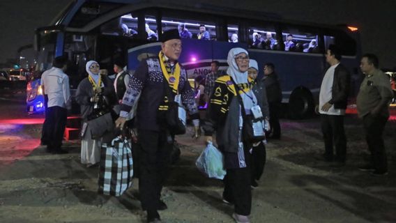 433 حاجا وصلوا الدفعة الأولى من الحجاج إلى البلاد عبر مطار سويتا