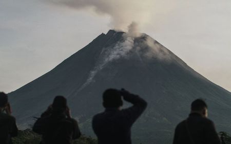 BNPB Minta Warga Boyolali dan Klaten Waspadai Bahaya Wedhus Gembel Gunung Merapi