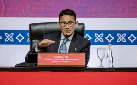 Menparekraf Sandiaga Uno Perkenalkan Budidaya Lele di Rusun Tanah Tinggi