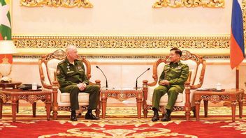 缅甸军政权领导人访问俄罗斯：不迎接普京，会买武器吗？