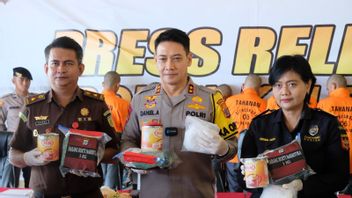 North Kalimantan Police Reveals Smuggling Of 20 Kg Of Methamphetamine From Malaysia, Packed In Milk Cans